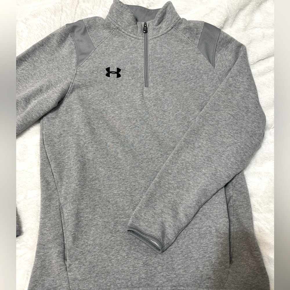 UA 1/4 zip. Heather Grey. Men’s size S
